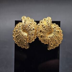 Avon 1988 Fanfare Earrings Gold Tone Fanned Vintage Jewelry Pierced Post Stud